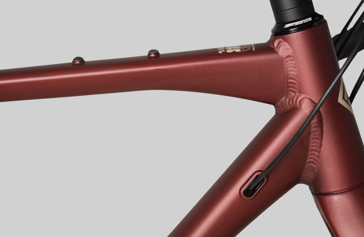 Megamo Jakar 30 2026 Garnet #2