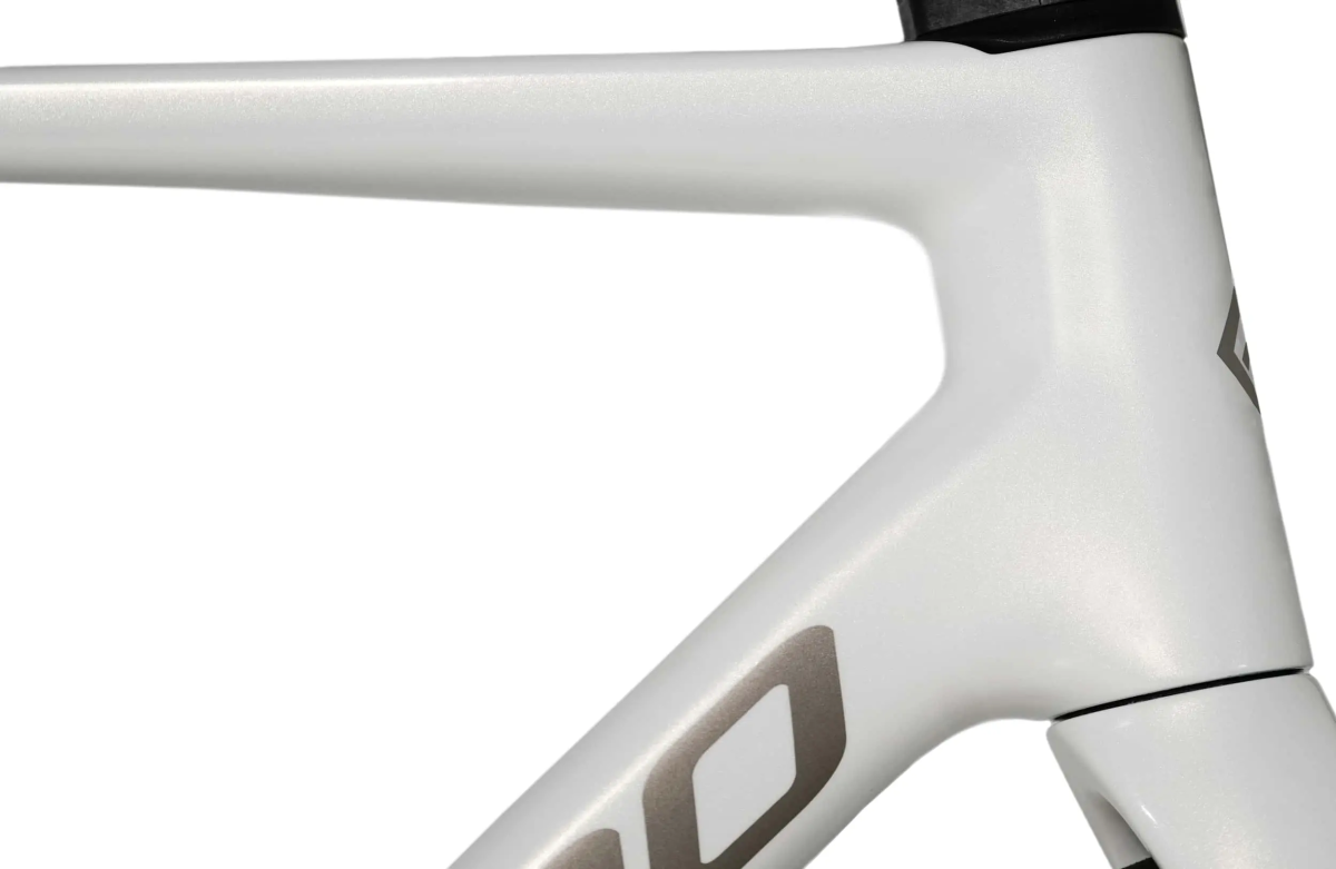 Megamo Raise 20 2026 White #2